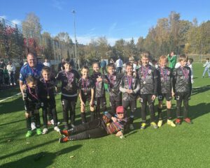Mehr über den Artikel erfahren E1 gewinnt ungeschlagen Hilchenbacher Herkules Herbstcup