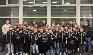 Mehr über den Artikel erfahren Neue Trainingsanzüge für die D-Jugend